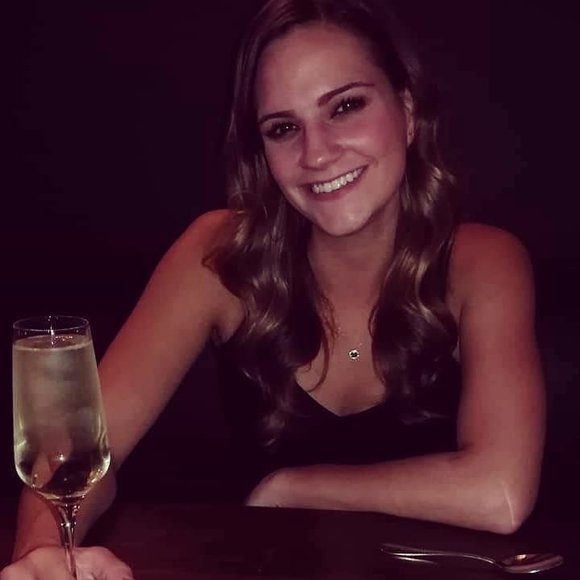 Meet your Posher, Sara - Picture 1 of 1